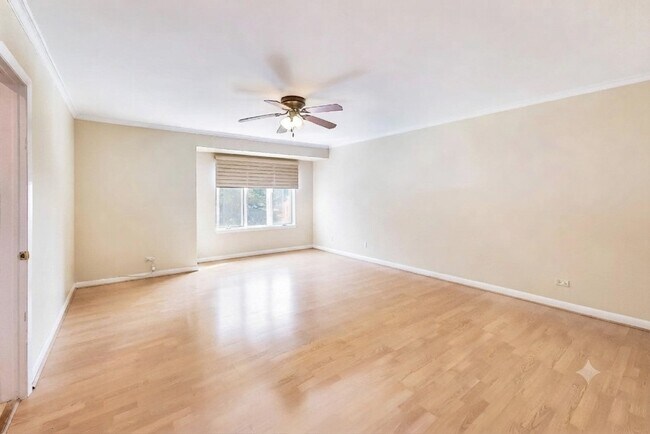 Foto del edificio - 629 Pheasant Ln
