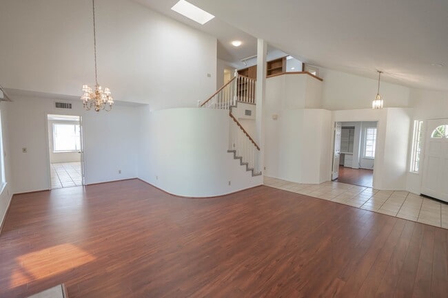 Building Photo - 24921 Chicory Ct