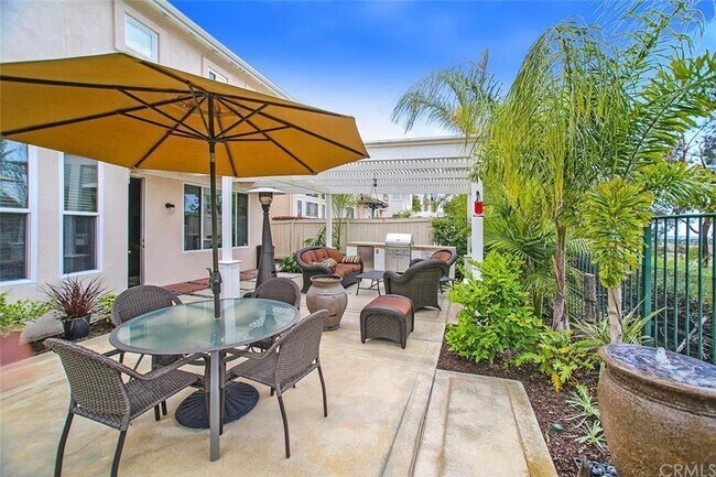 Foto del edificio - 11 Ledgewood Dr
