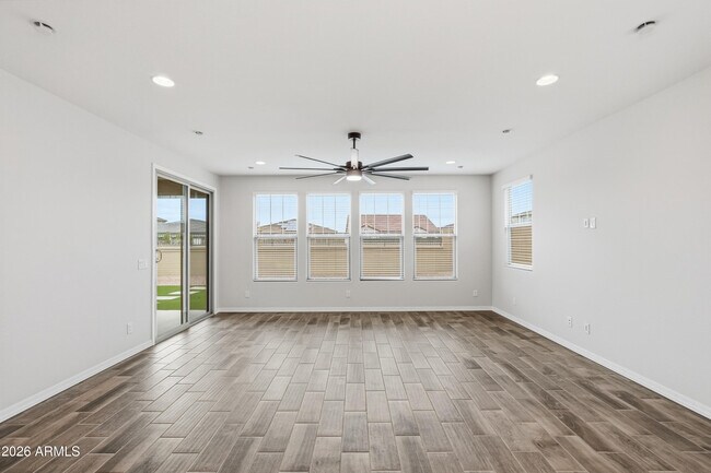 Foto del edificio - 932 W Macaw Dr