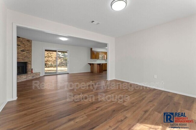 Building Photo - House: South Highland