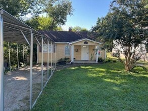 Building Photo - 1678 Cheak St