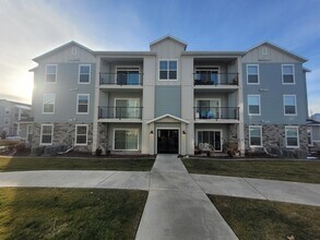 Building Photo - 1128 S 820 E