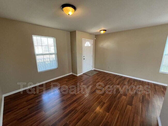 Foto del edificio - 1422 Dowell St