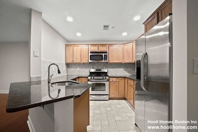 Building Photo - 120 Wyllis Ave