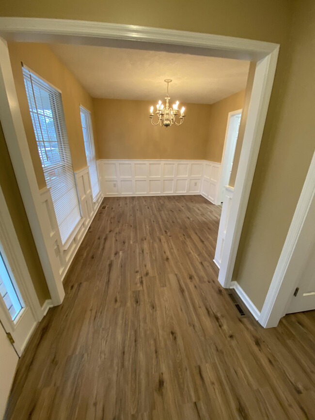 Building Photo - 7460 Twin Brooks Blvd