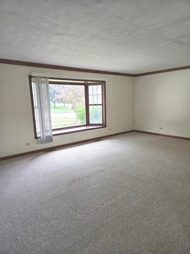 Foto del edificio - 116 S Walnut Ln