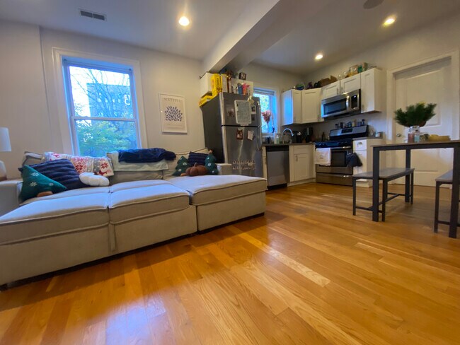 Foto del edificio - 719 Parker St