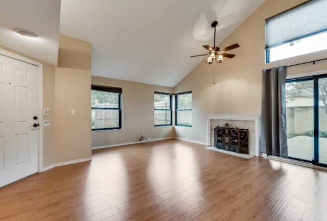 Photo - 4233 Rosser Square House