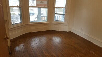 Building Photo - 3312 W Mt Vernon Ave