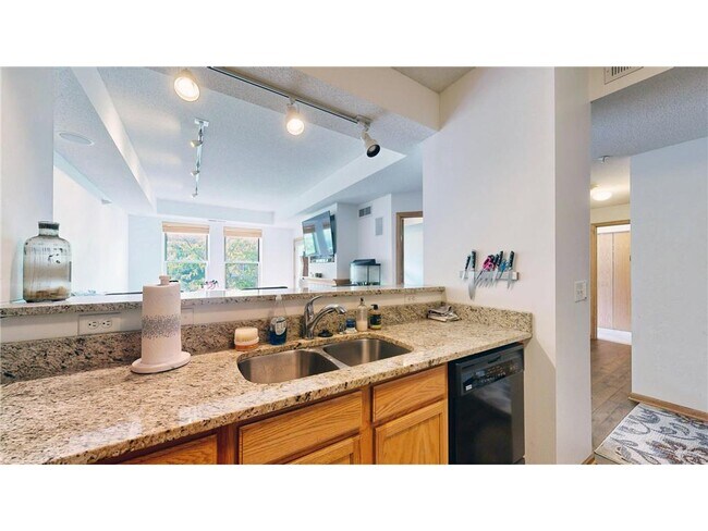 Foto del edificio - 560 N 2nd St