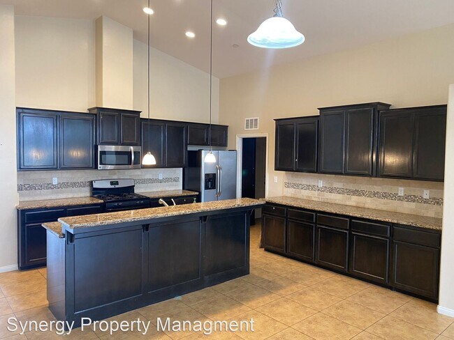 Building Photo - 5 br, 3 bath House - 9418 Whitman Ave.
