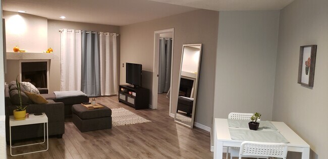 Building Photo - 4494 Mentone