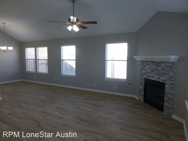 Building Photo - 4 br, 2 bath House - 570 Atlantis