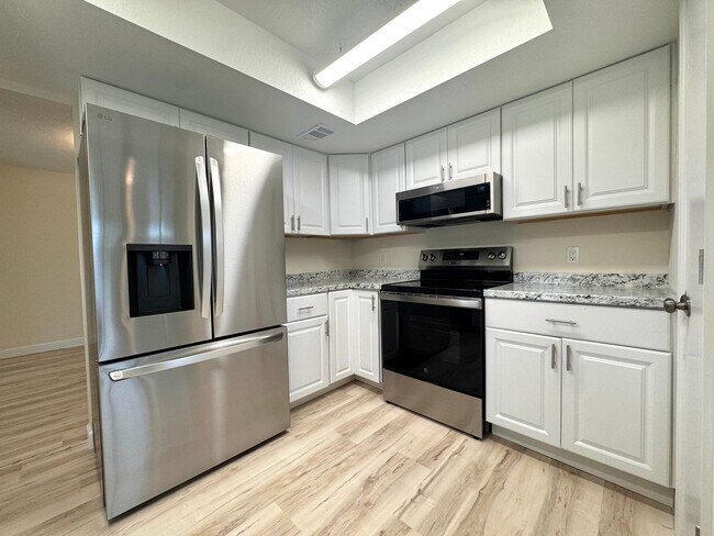 Foto del edificio - Move-In Special - $1,225 CREDIT! Three Bed...