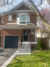 Building Photo - 14 Thornlodge Dr