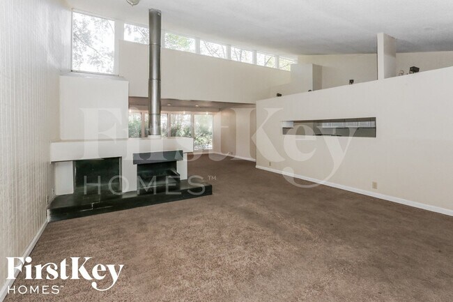 Building Photo - 5233 Edenshire Ave