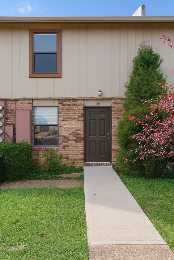 Foto principal - 2512 Elmwood Pkwy