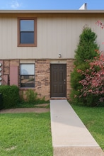 Building Photo - 2512 Elmwood Pkwy