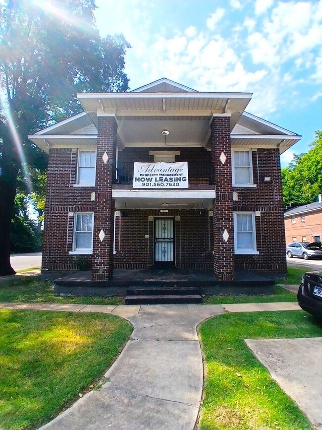 Building Photo - Fully Renovated 2 Bedroom 1 Bath | Midtown...