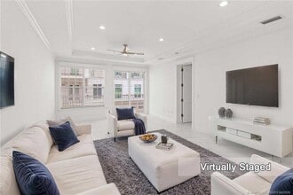 Building Photo - 47 SW Osceola St