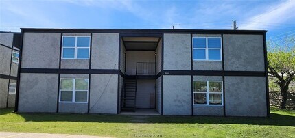 Building Photo - 806 Oran Cir