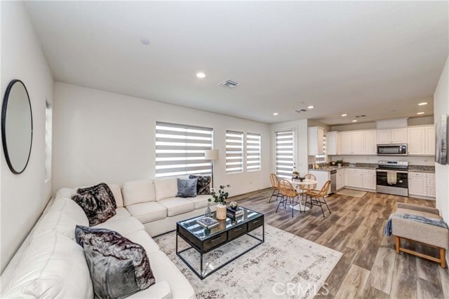 Foto del edificio - 16050 Aventurine Ln