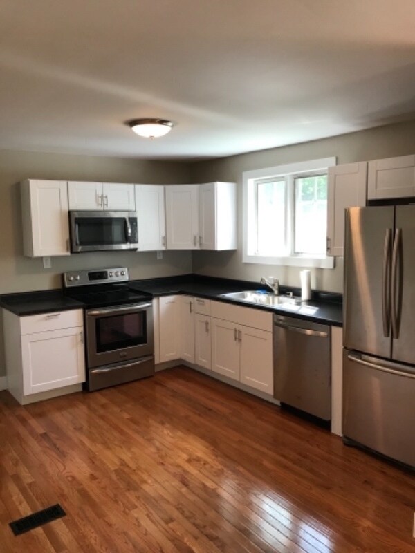 Foto del edificio - 916 Burris Ave