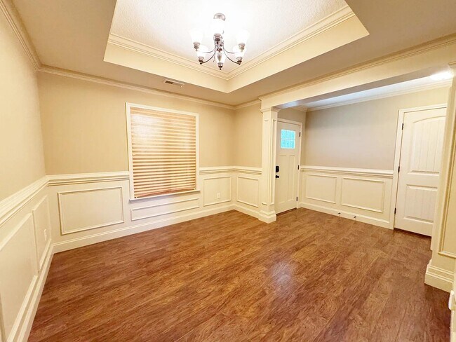Building Photo - 106 S Hamlet Ct