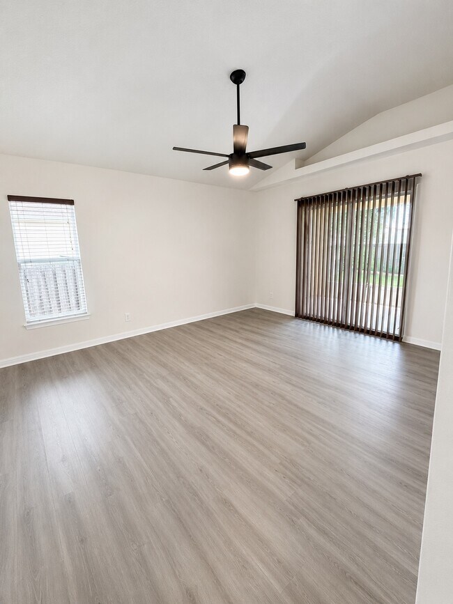 Foto del edificio - 3371 Freedom Ave SW