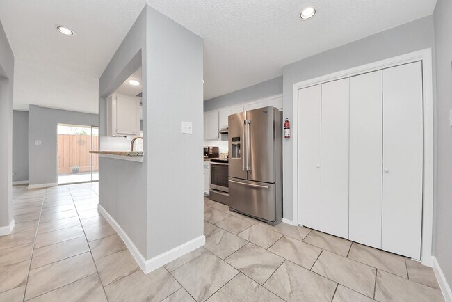 Foto del edificio - 6306 S Rice Ave