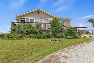 Building Photo - 153 McCrae Ln