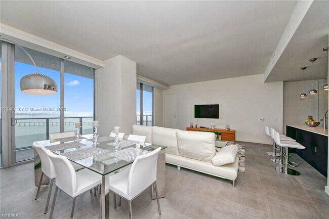 Building Photo - 2 br, 3 bath Condo - 1300 Brickell Bay Dr ...