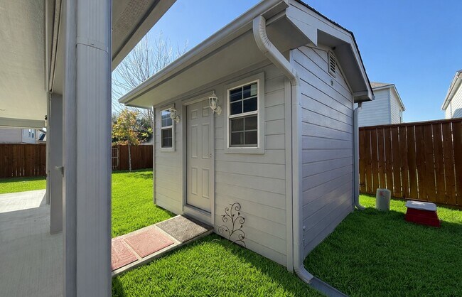 Building Photo - 16015 Youpon Valley Dr