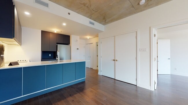 Building Photo - 5505 Bd du Quartier