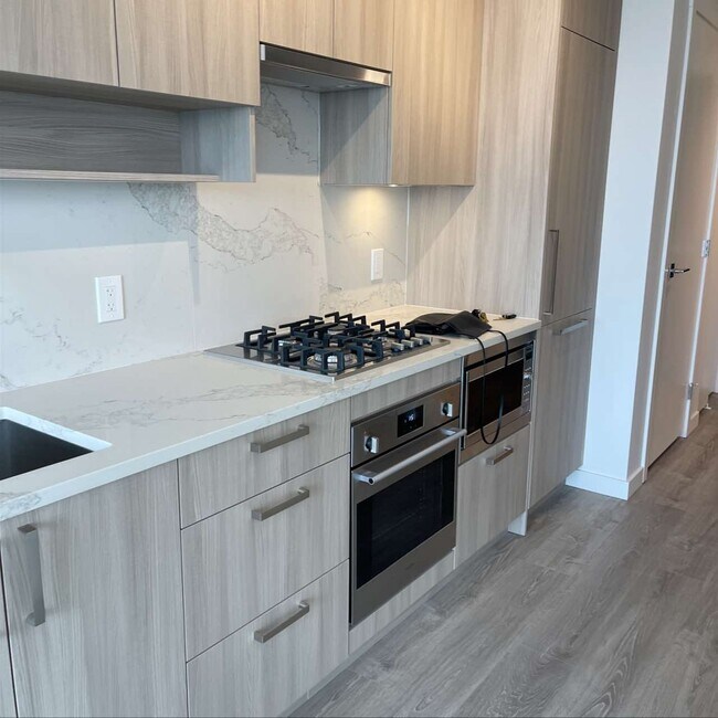 Building Photo - 13350 Central Ave