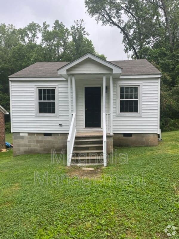 Building Photo - 490 Merriman St