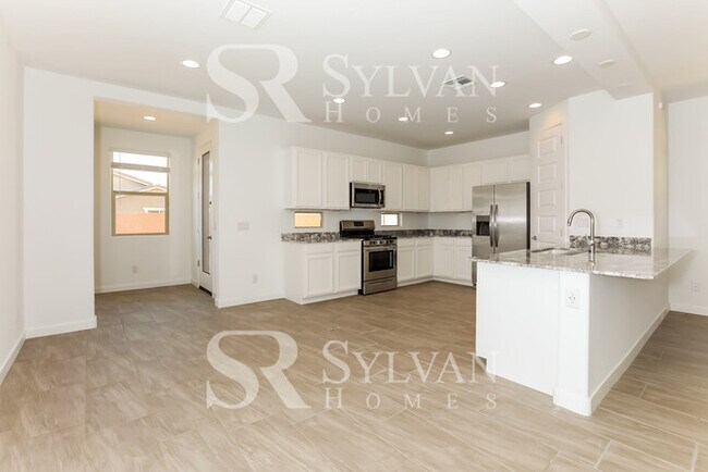Building Photo - Spacious 4BR Home for You!