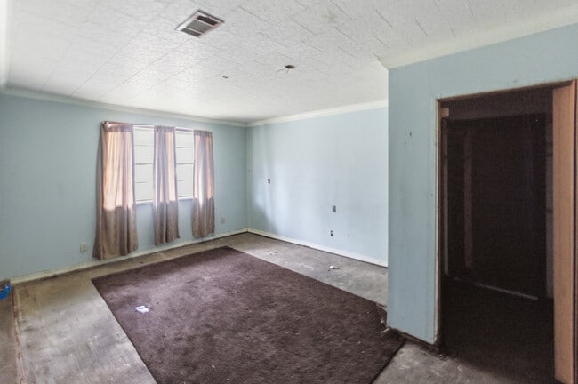 Building Photo - 919 25th St