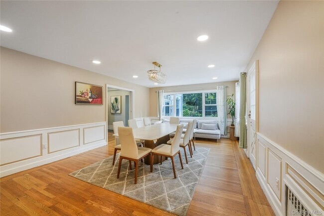 Building Photo - 24 Mineola Ave