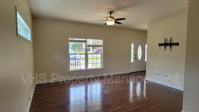 Building Photo - 163 Sterling Ct
