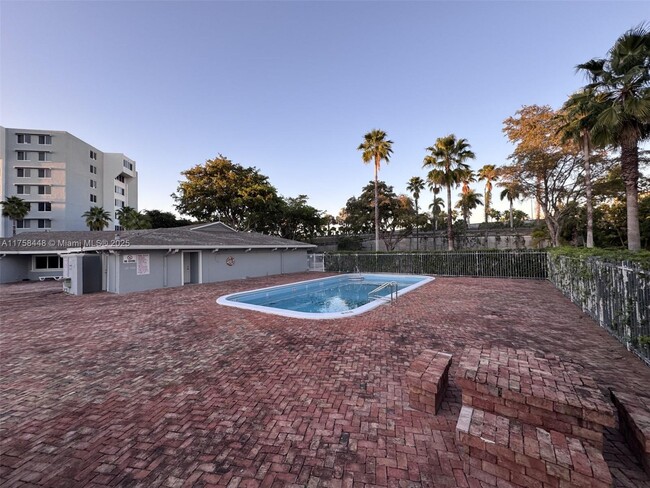 Building Photo - 9143 SW 77th Ave