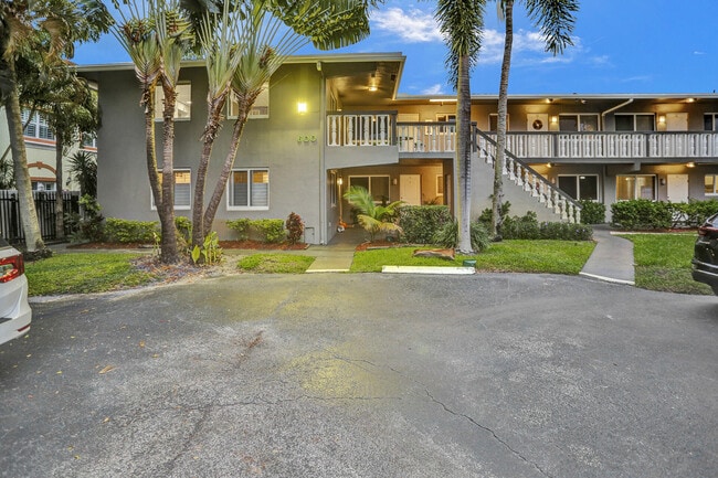 Foto del edificio - 600 NE 7th Ave