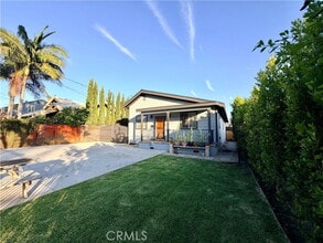 Building Photo - 5622 Aldama St
