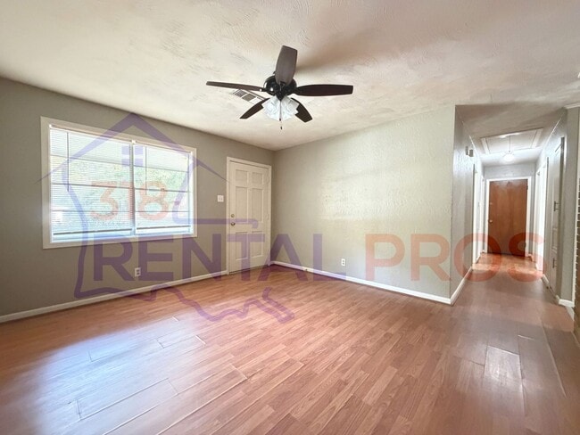 Building Photo - 3 Bed 1.5 Bath Home in Ruston!