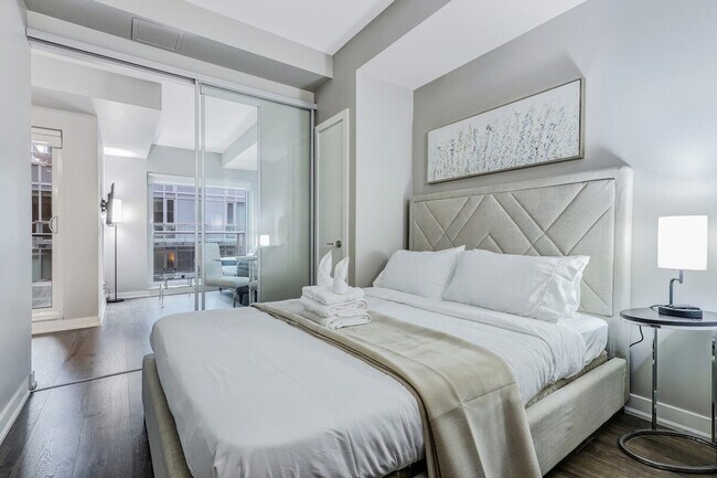 Building Photo - 179 Queen St W