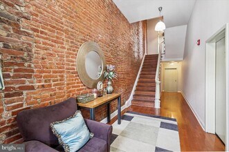 Building Photo - 1111 Mt Vernon St