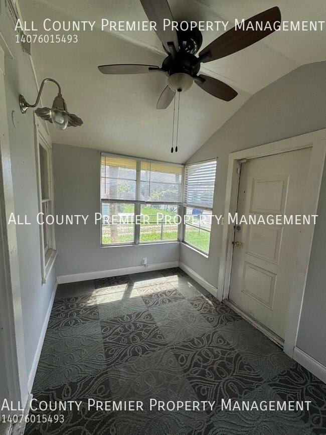 Photo - 1623 Grand St House