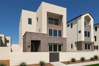 Building Photo - 177 Sawbuck