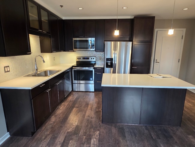 Photo - 13 W Randolph St Apartment